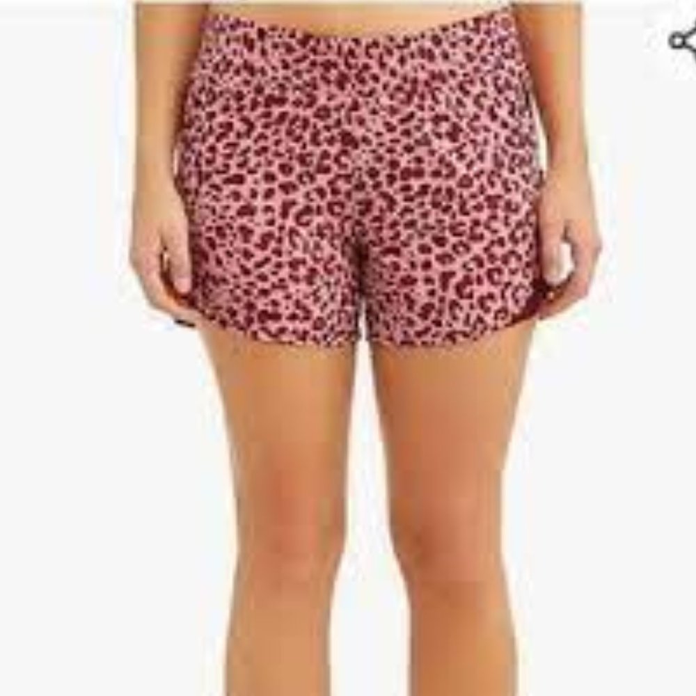 Maroon leopard shorts